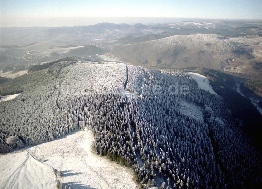 Friedrichroda inThüringen aus der Vogelperspektive: Winterlandschaft Thüringer Wald bei Friedrichroda - Thüringen 10.12.02