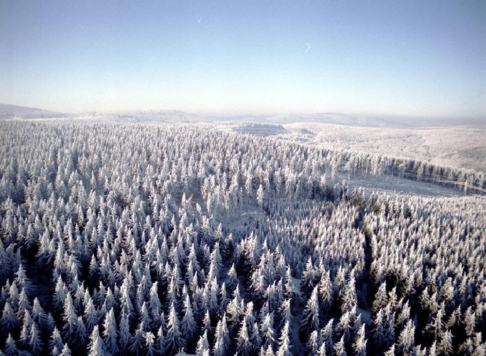 Friedrichroda inThüringen aus der Vogelperspektive: Winterlandschaft Thüringer Wald bei Friedrichroda - Thüringen 10.12.02