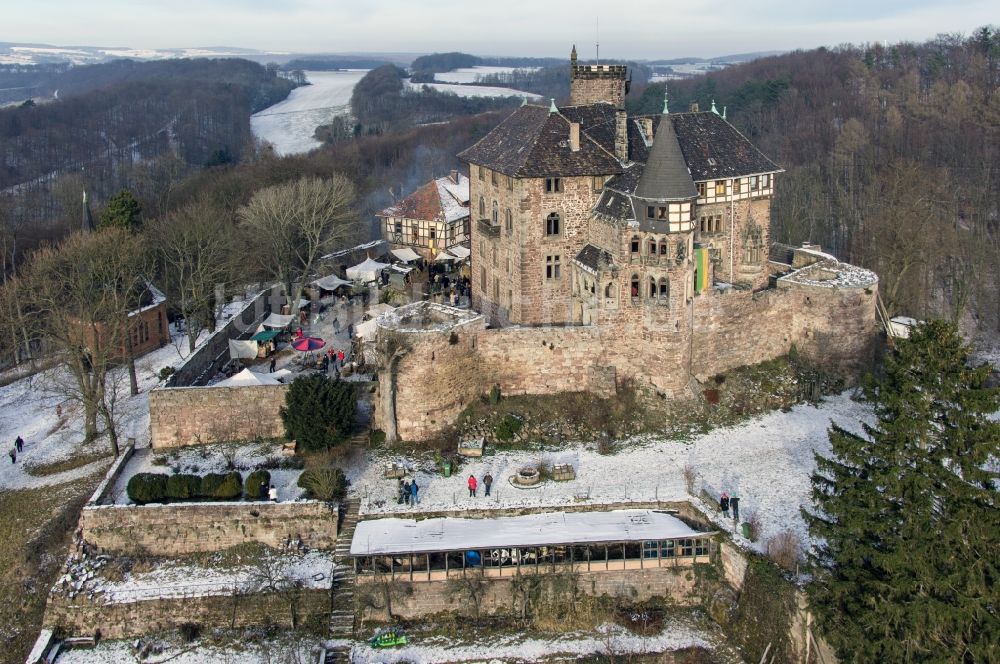 Luftbild Witzenhausen - Winterlich mit Schnee bedecktes Schloss Berlepsch bei Witzenhausen in Hessen