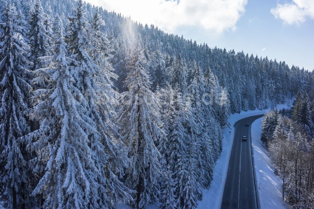 Seebach von oben - Winterlich schneebedeckte Baumspitzen in einem Waldgebiet Hornisgrinde in Seebach im Bundesland Baden-Württemberg