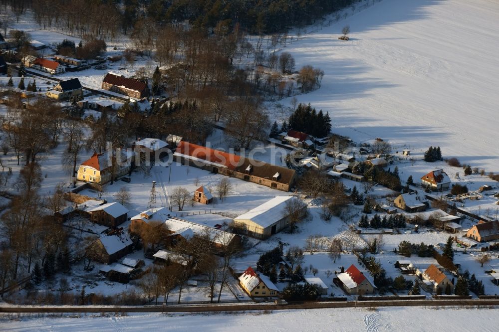 Pietzpuhl von oben - Winterlich schneebedeckte Dorf - Ansicht in Pietzpuhl im Bundesland Sachsen-Anhalt