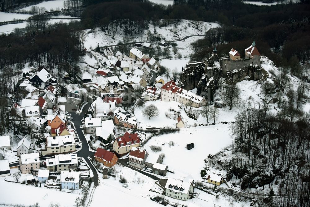 Kirchensittenbach von oben - Winterlich schneebedeckte Ortsansicht in Hohenstein im Bundesland Bayern