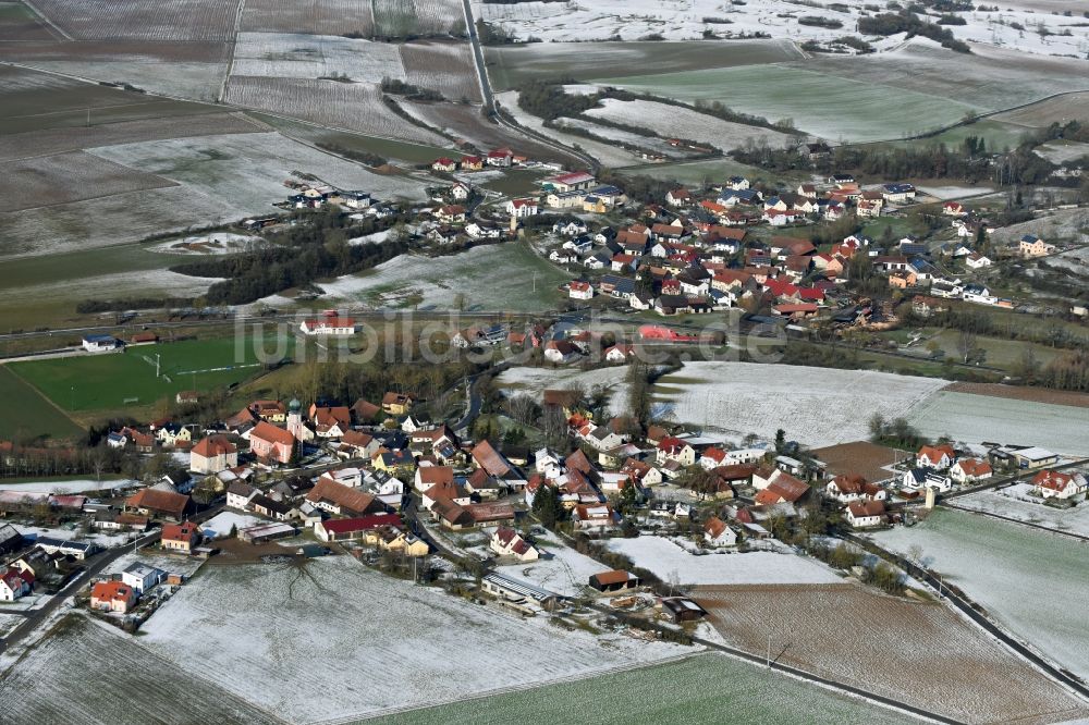 Luftbild Velburg - Winterlich schneebedeckte Ortsansicht in Oberwiesenacker im Bundesland Bayern