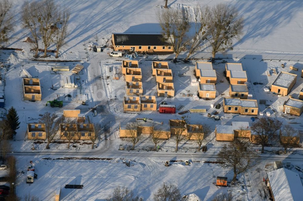 Magdeburg von oben - Winterlich schneebedeckter Neubau einer Zentralen Erstaufnahmestelle (Zast) für Flüchtlinge an der Breitscheidstraße in Magdeburg im Bundesland Sachsen-Anhalt