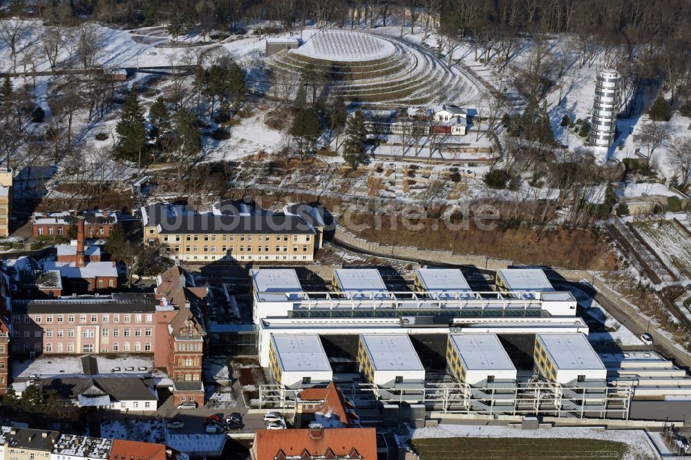 Brandenburg an der Havel von oben - Winterlich schneebedecktes Klinikgelände des Krankenhauses Städtischen Klinikums in Brandenburg an der Havel im Bundesland Brandenburg