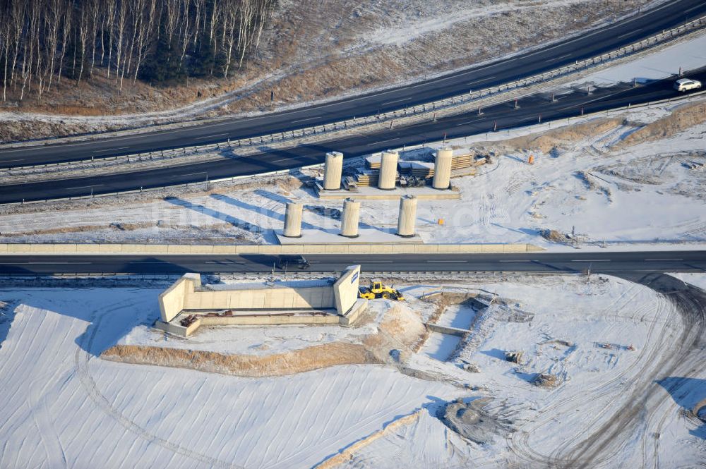 Luftbild SCHWANEBECK - Winterlich verschneite Baustelle Autobahndreieck / interchange Schwanebeck, auch Autobahndreieck Kreuz Barnim genannt