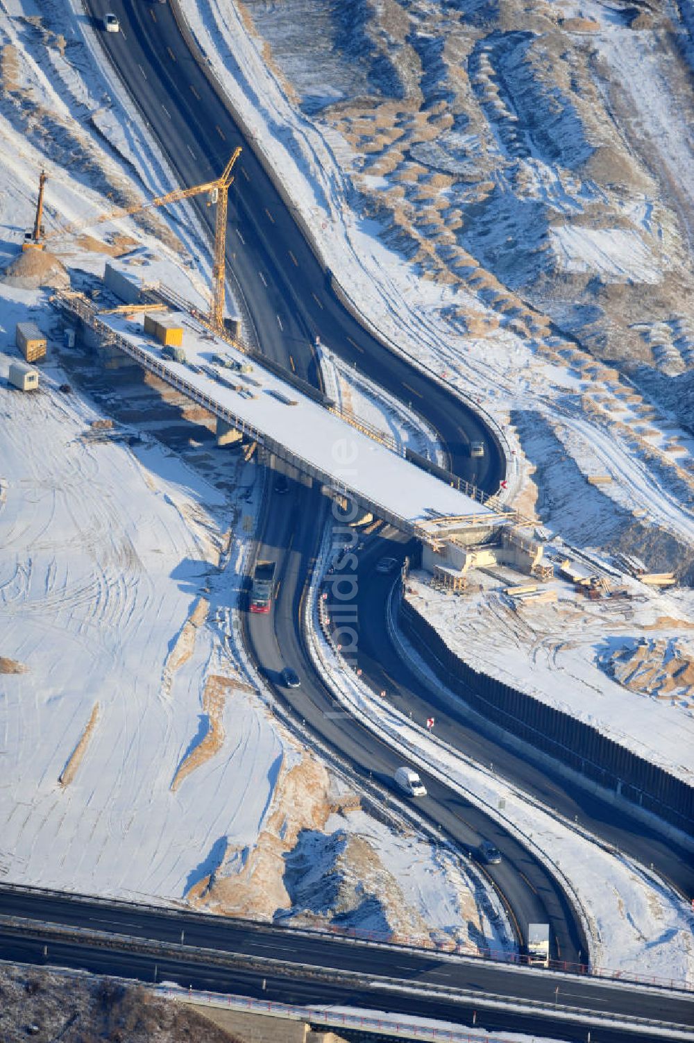 SCHWANEBECK aus der Vogelperspektive: Winterlich verschneite Baustelle Autobahndreieck / interchange Schwanebeck, auch Autobahndreieck Kreuz Barnim genannt