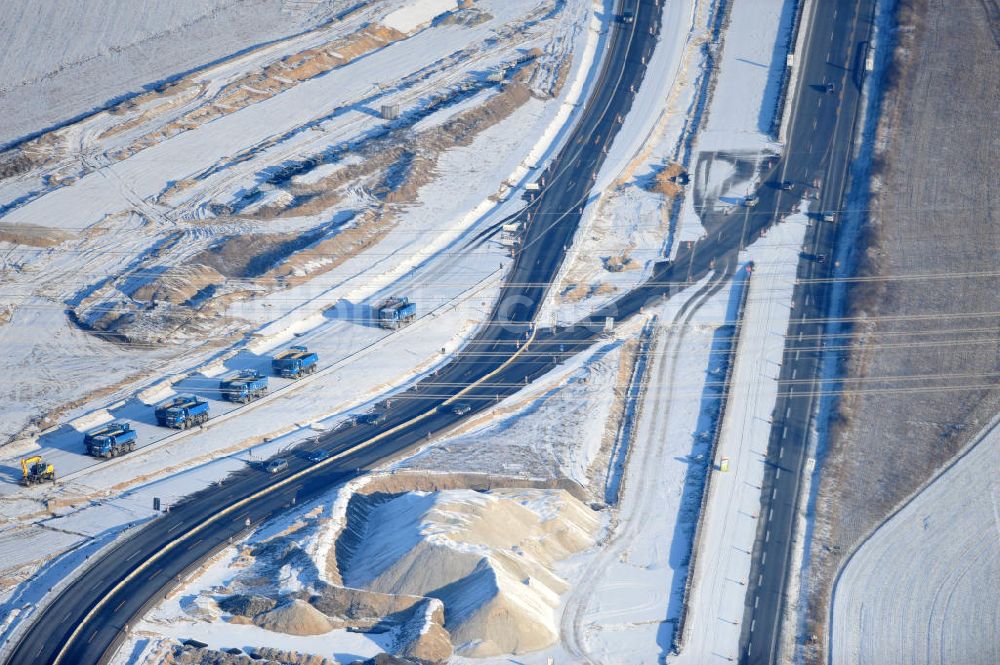 Luftaufnahme SCHWANEBECK - Winterlich verschneite Baustelle Autobahndreieck / interchange Schwanebeck, auch Autobahndreieck Kreuz Barnim genannt