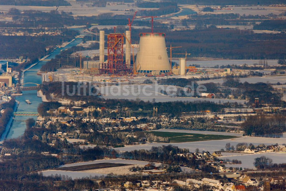 Luftbild Datteln - Winterlich verschneite Baustelle des neue Steinkohlekraftwerk Datteln am Dortmund-Ems-Kanal