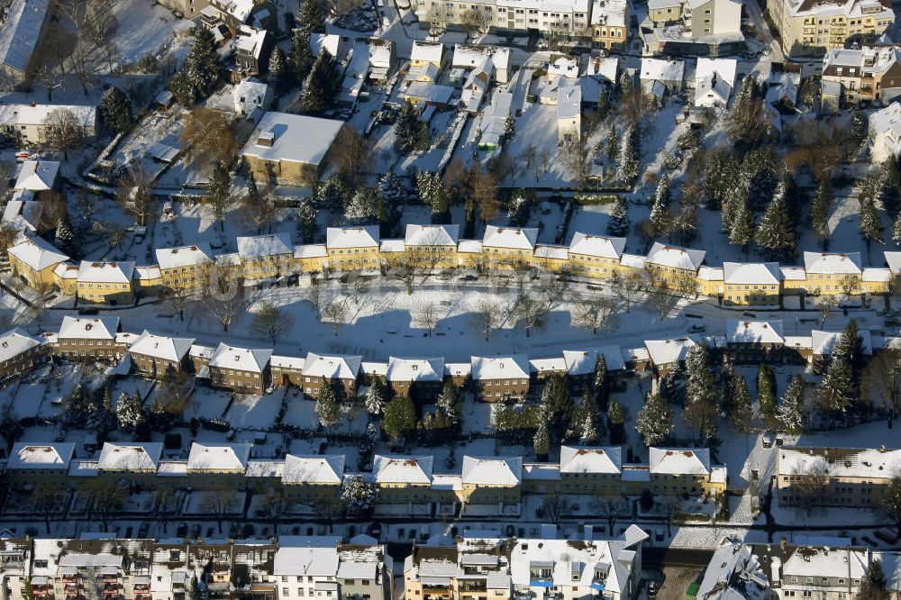 Luftbild Mülheim - Winterlich verschneite Broich-Saliersiedlung in Mülheim, Nordrhein-Westfalen