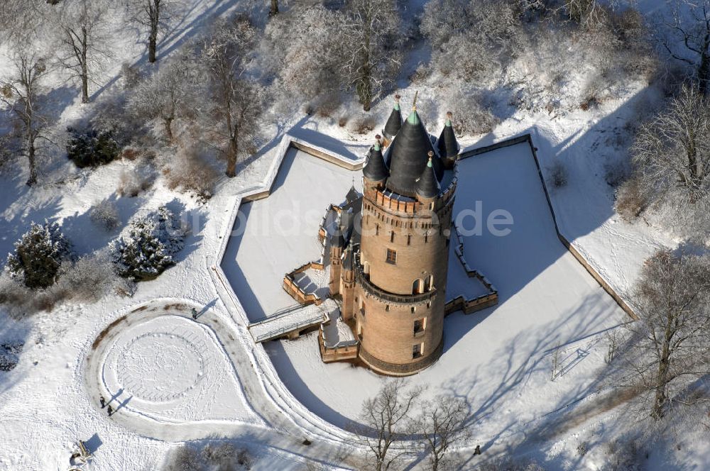 Luftbild POTSDAM - Winterlich verschneite Flatowturm in Potsdam-Babelsberg