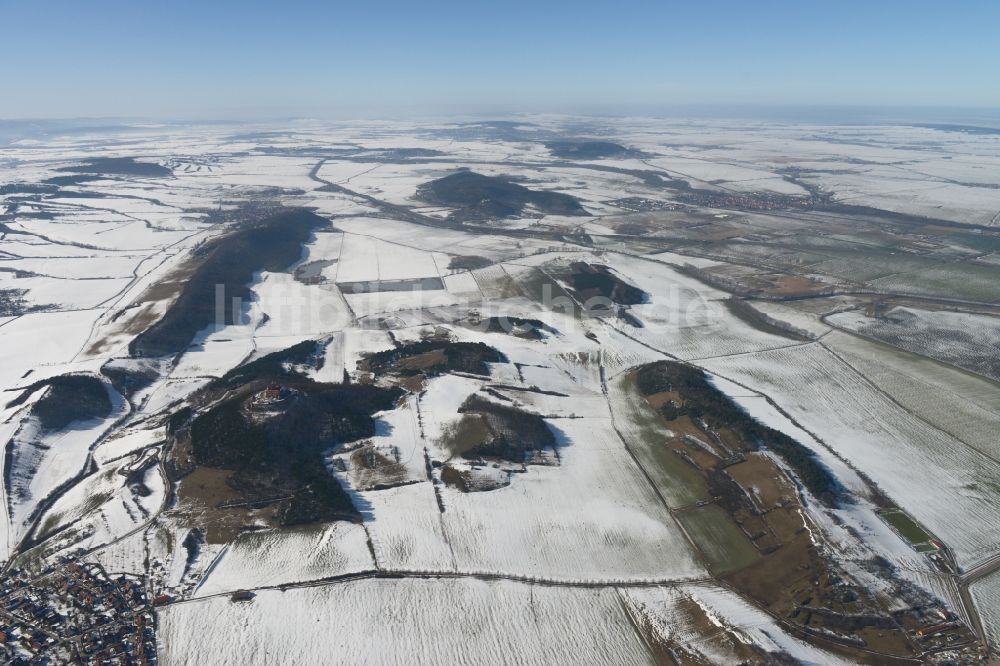 Amt Wachsenburg von oben - Winterlich verschneite Landschaft bei Amt Wachsenburg im Bundesland Thüringen