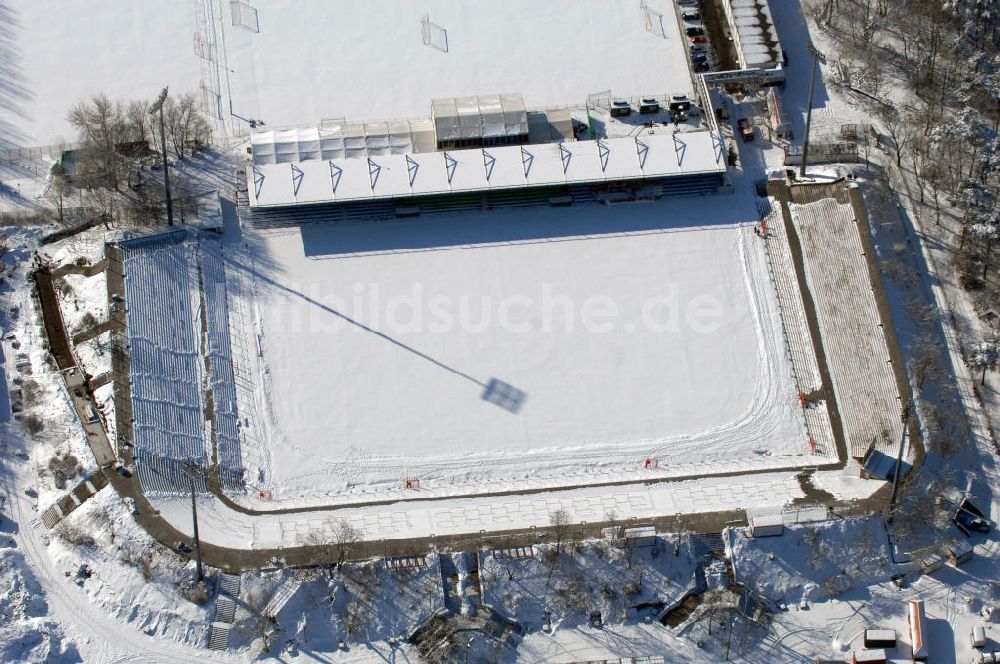 Berlin von oben - Winterlich verschneite Stadion Alte Försterei in Berlin-Köpenick