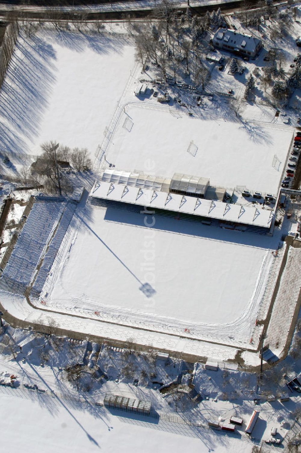 Luftbild Berlin - Winterlich verschneite Stadion Alte Försterei in Berlin-Köpenick