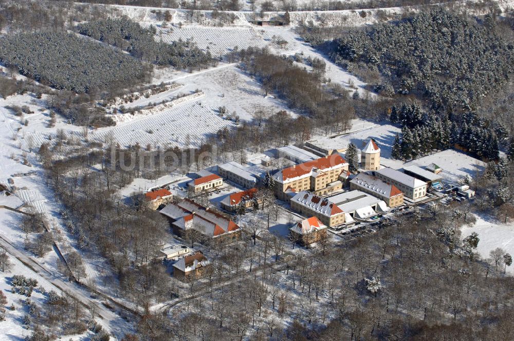 Berlin von oben - Winterlich verschneite Wasserwerk Wuhlheide Berlin