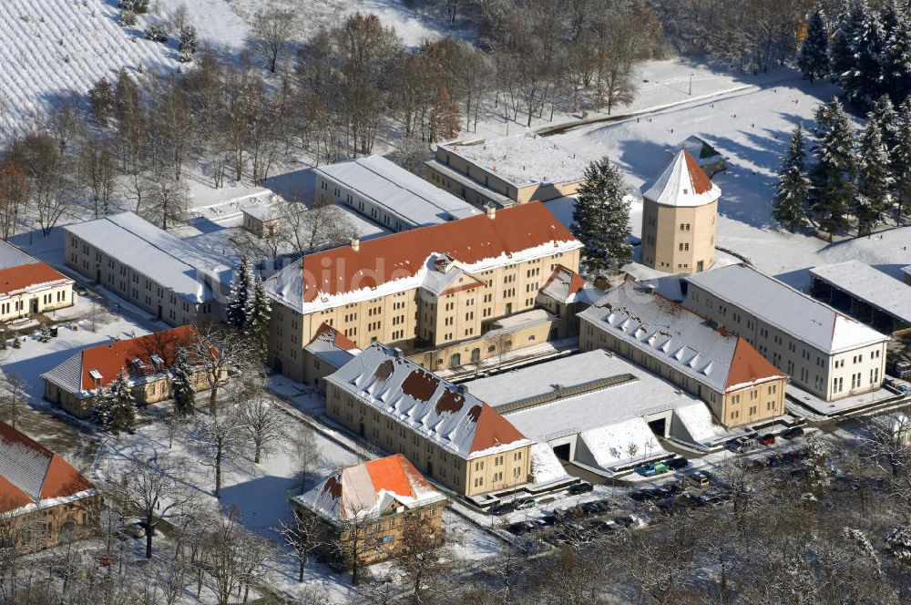 Berlin aus der Vogelperspektive: Winterlich verschneite Wasserwerk Wuhlheide Berlin