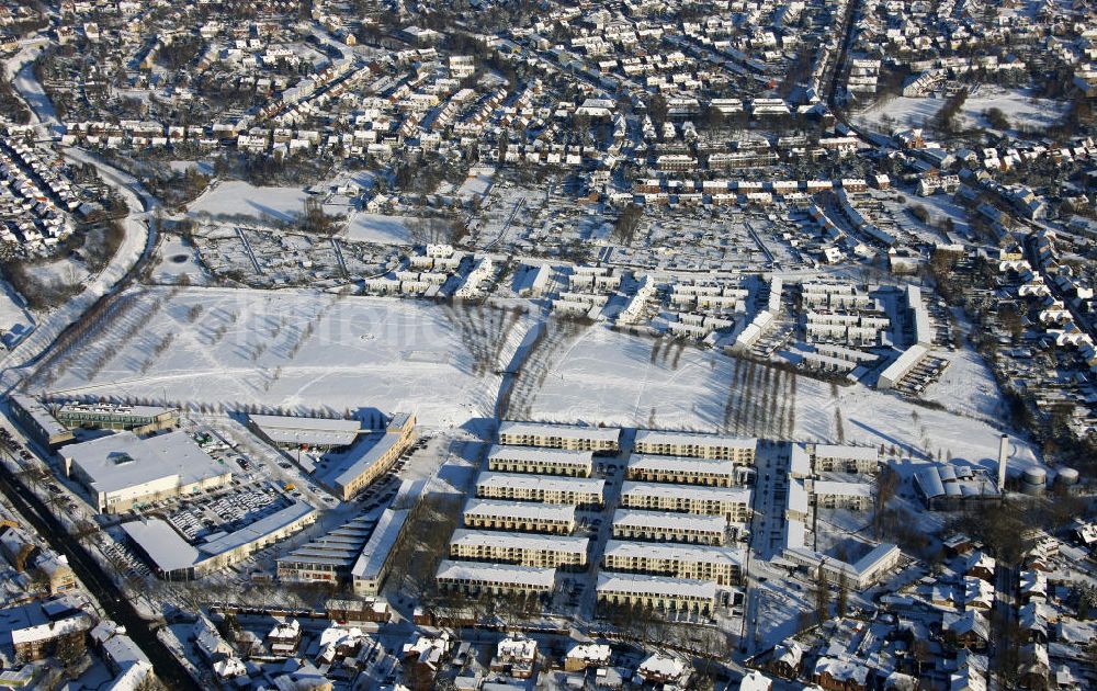 Bottrop aus der Vogelperspektive: Winterlich verschneite Wohnblocks des Prosper-Park in Bottrop, Nordrhein-Westfalen