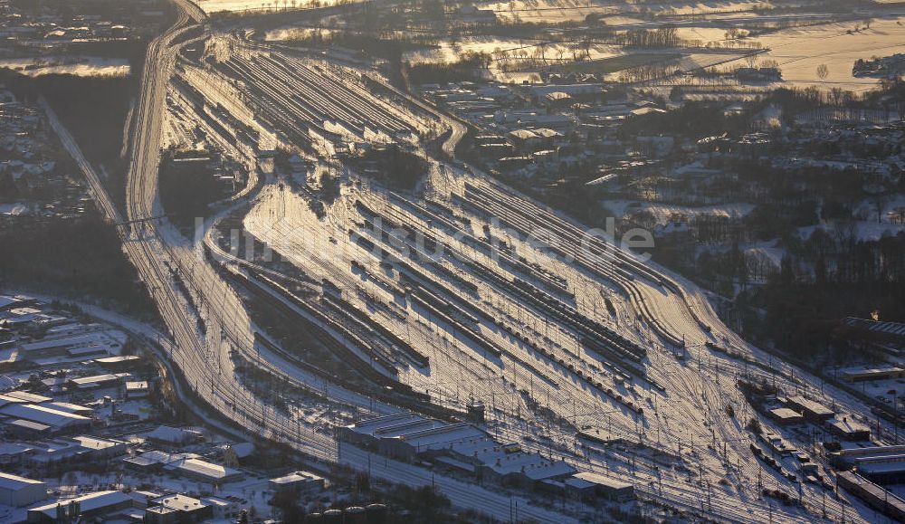 Luftbild Hamm - Winterlich verschneiter Rangier- und Güterbahnhof in Hamm, Nordrhein-Westfalen