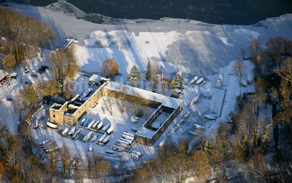 Essen aus der Vogelperspektive: Winterlich verschneites Haus Scheppen in Essen, Nordrhein-Westfalen