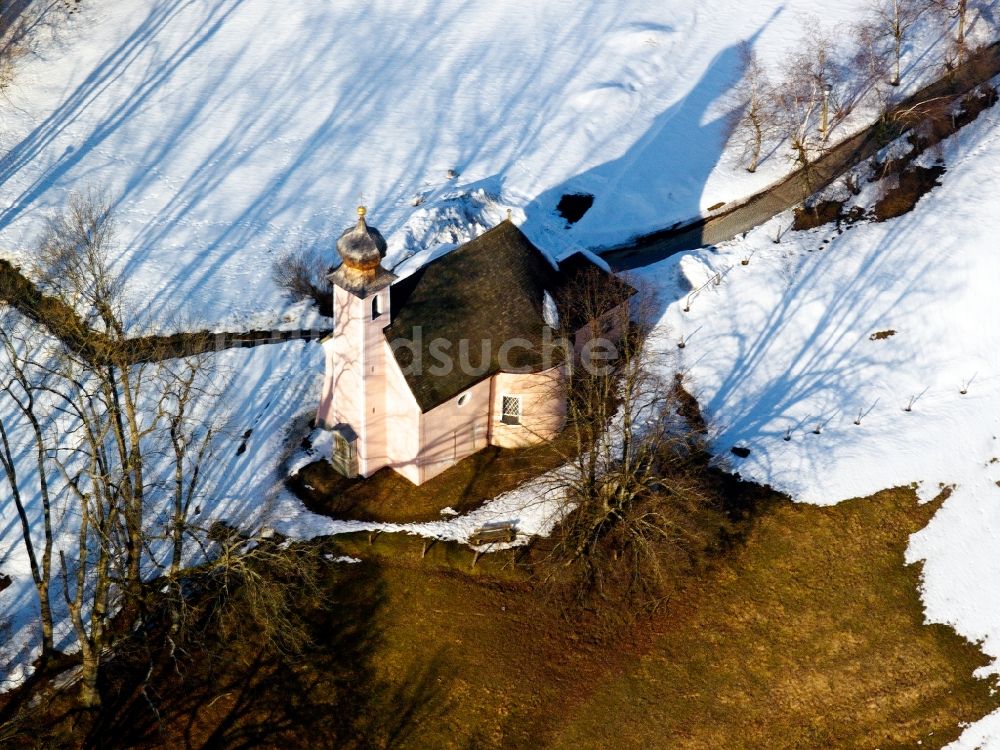 Traunstein von oben - Winterliche Sparzer Kapelle bei Traustein im Bundesland Bayern