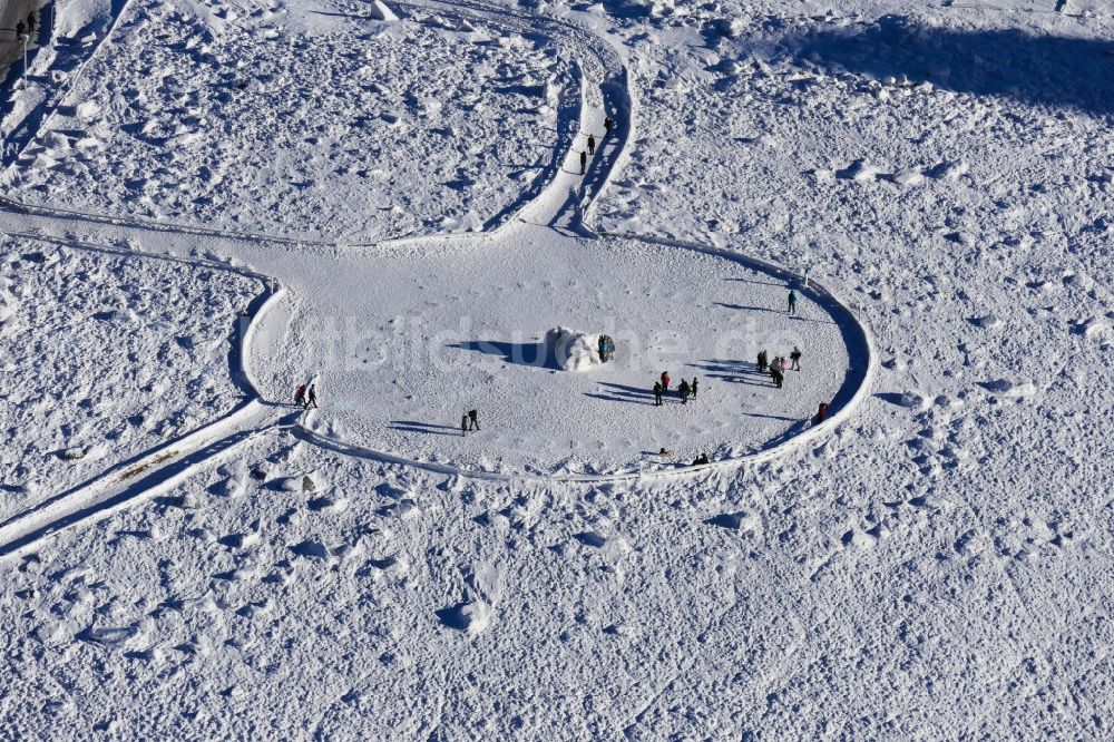 Luftaufnahme Schierke - Winterlicher Brockengipfel im Harz in Schierke im Bundesland Sachsen-Anhalt