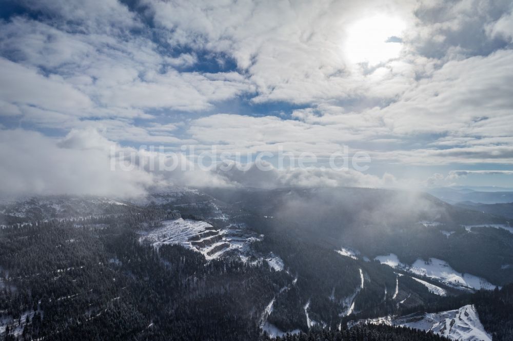 Luftbild Seebach - Winterlicher Steinbruch zum Abbau von Granit in Seebach im Bundesland Baden-Württemberg