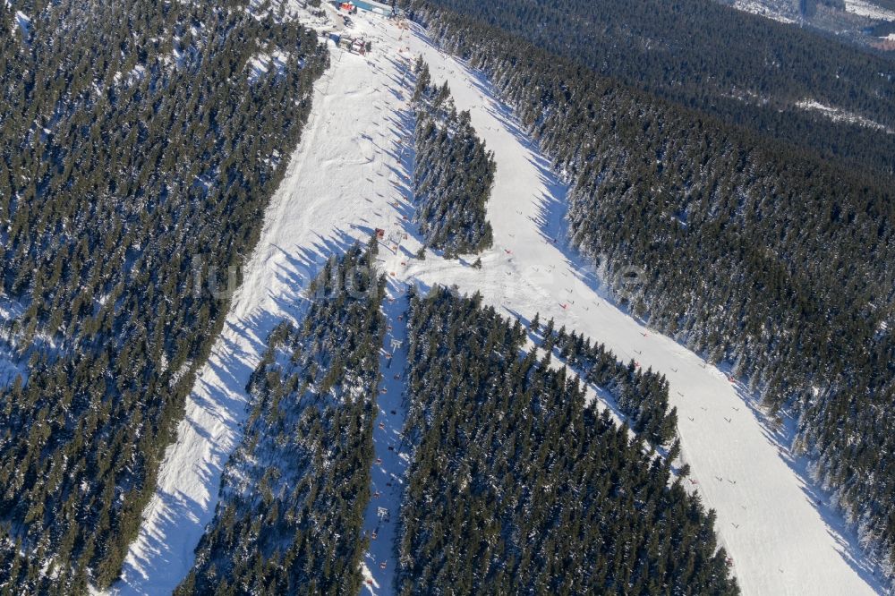 Luftbild Jáchymov - Winterliches Skigebiet Klinovec in Jáchymov in Karlovarský kraj, Tschechische Republik