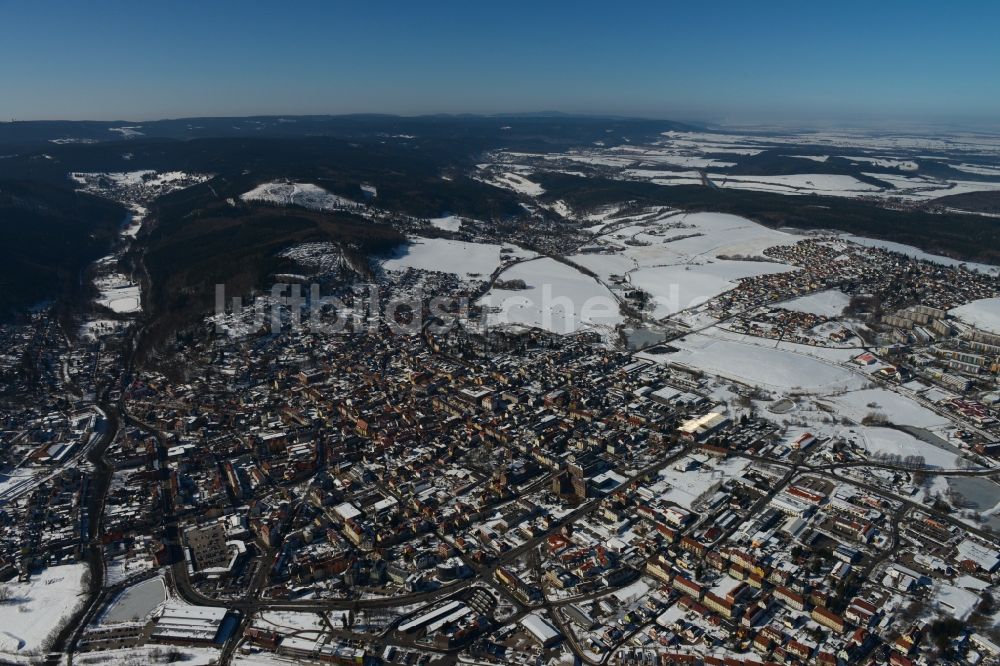 Luftbild Ilmenau - Winterliches Stadtzentrum und Innenstadt Ilmenau im Bundesland Thüringen