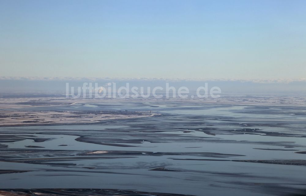 Büsum aus der Vogelperspektive: Winterliches Wattenmeer in Büsum im Bundesland Schleswig-Holstein