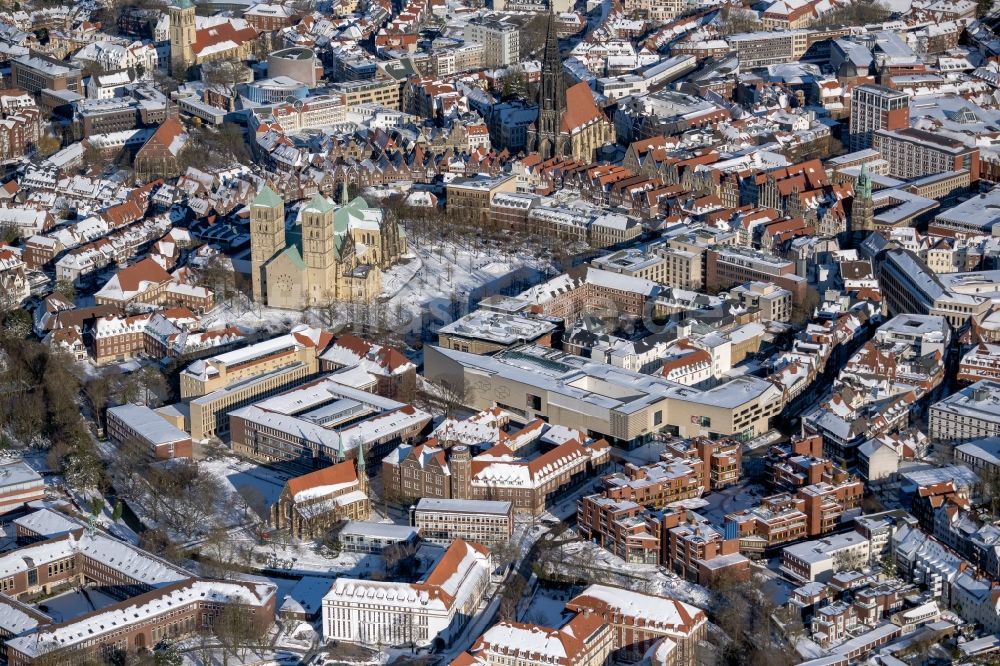 Münster von oben - Winterluftbild Altstadtbereich und Innenstadtzentrum in Münster im Bundesland Nordrhein-Westfalen, Deutschland