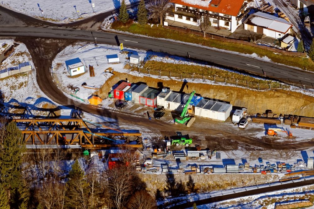 Rottenbruch von oben - Winterluftbild Bauarbeiten an der Behelfsbrücke neben der Echelsbacher Brücke zwischen Rottenbuch und Bad Bayersoien im Bundesland Bayern