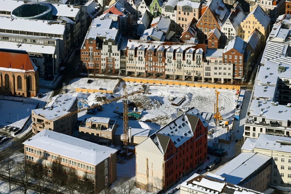 Rostock von oben - Winterluftbild Baustelle Glatter Aal - Rosengarten Center in Rostock im Bundesland Mecklenburg-Vorpommern, Deutschland