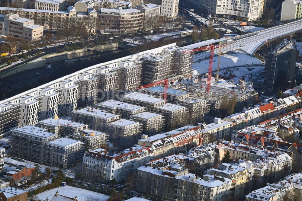 Berlin von oben - Winterluftbild Baustelle Wohnanlage Friedenauer Höhe im Ortsteil Wilmersdorf in Berlin, Deutschland