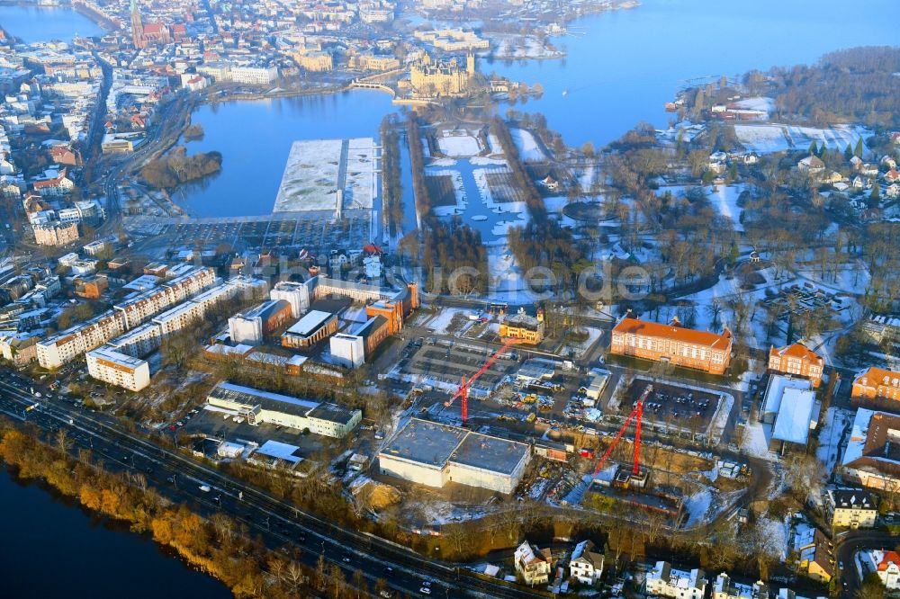 Luftbild Schwerin - Winterluftbild Baustelle zum Neubau von Depots und Werkstätten in Schwerin im Bundesland Mecklenburg-Vorpommern, Deutschland