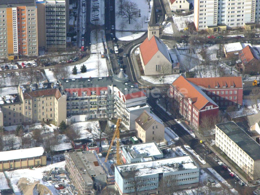 Berlin von oben - Winterluftbild Baustelle zum Neubau eines Forschungs- Gebäudes und Bürokomplex Leibniz-Institut für Zoo- und Wildtierforschung (IZW) in Berlin, Deutschland