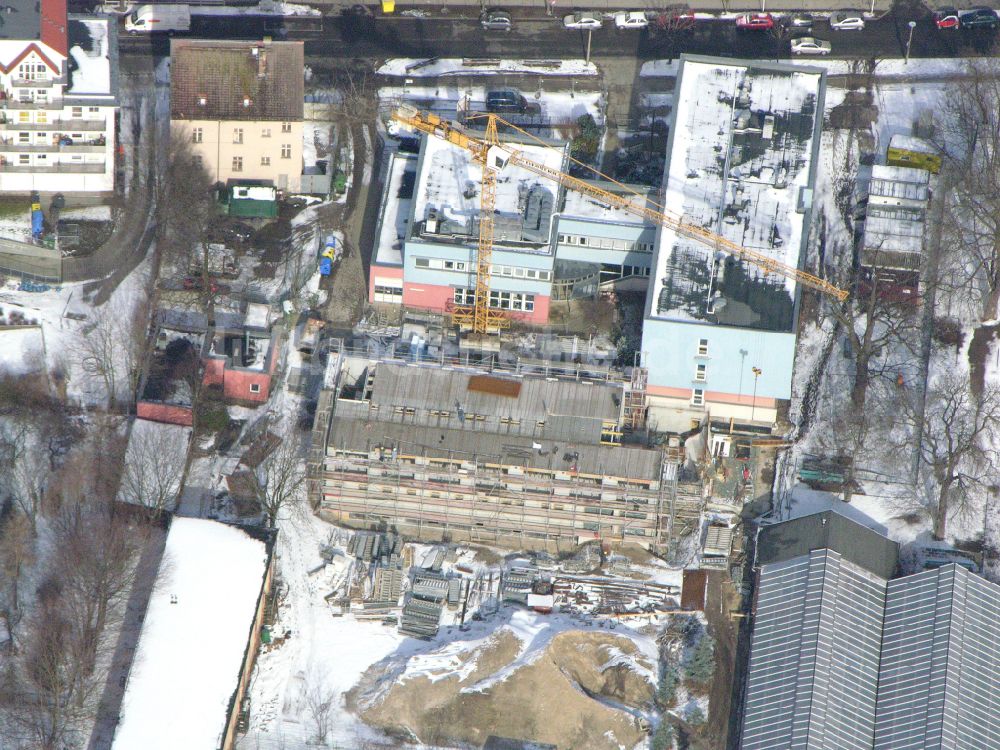 Berlin aus der Vogelperspektive: Winterluftbild Baustelle zum Neubau eines Forschungs- Gebäudes und Bürokomplex Leibniz-Institut für Zoo- und Wildtierforschung (IZW) in Berlin, Deutschland