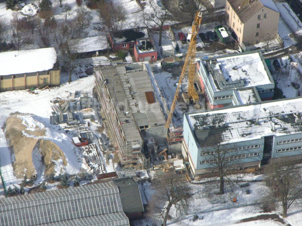 Berlin von oben - Winterluftbild Baustelle zum Neubau eines Forschungs- Gebäudes und Bürokomplex Leibniz-Institut für Zoo- und Wildtierforschung (IZW) in Berlin, Deutschland