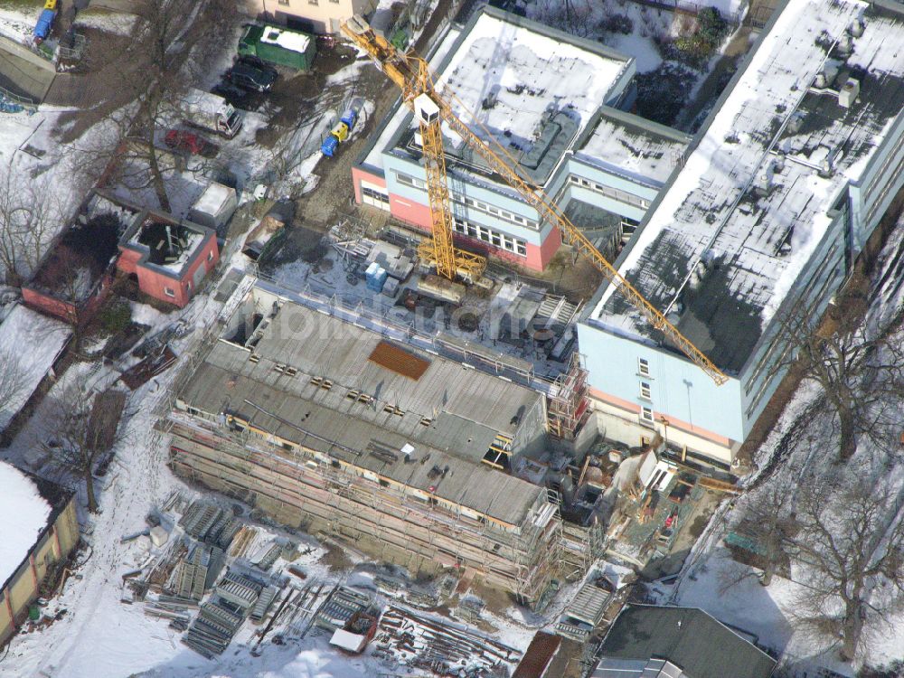 Luftaufnahme Berlin - Winterluftbild Baustelle zum Neubau eines Forschungs- Gebäudes und Bürokomplex Leibniz-Institut für Zoo- und Wildtierforschung (IZW) in Berlin, Deutschland