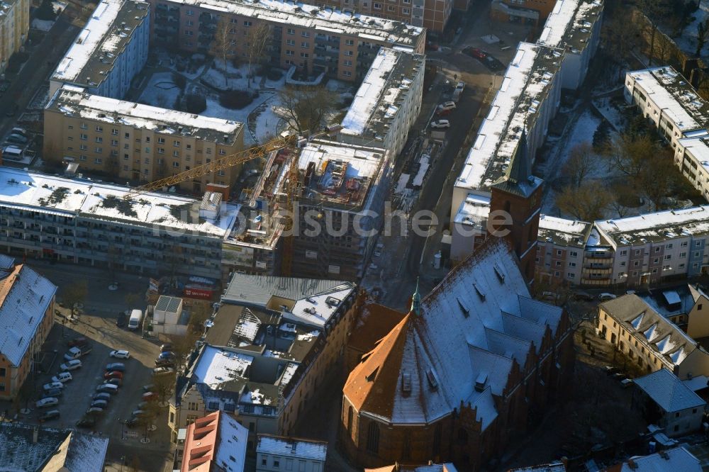 Luftbild Bernau - Winterluftbild Baustelle zum Neubau eines Gebäudes der Stadtverwaltung - Rathaus in Bernau im Bundesland Brandenburg, Deutschland