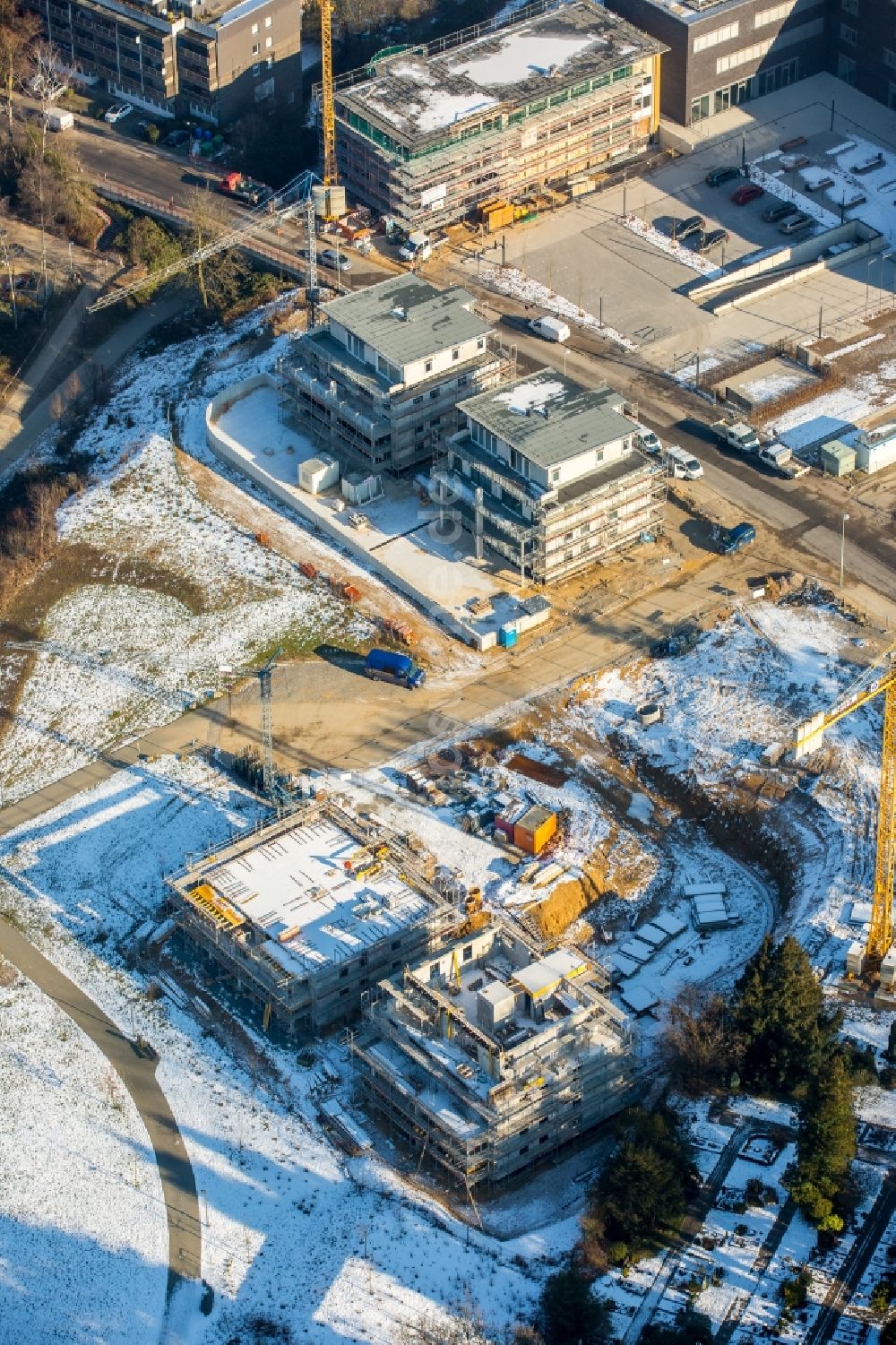 Luftbild Heiligenhaus - Winterluftbild Baustelle zum Neubau einer Mehrfamilienhaus-Wohnanlage Grüner Campus an der Kettwiger Straße in Heiligenhaus im Bundesland Nordrhein-Westfalen