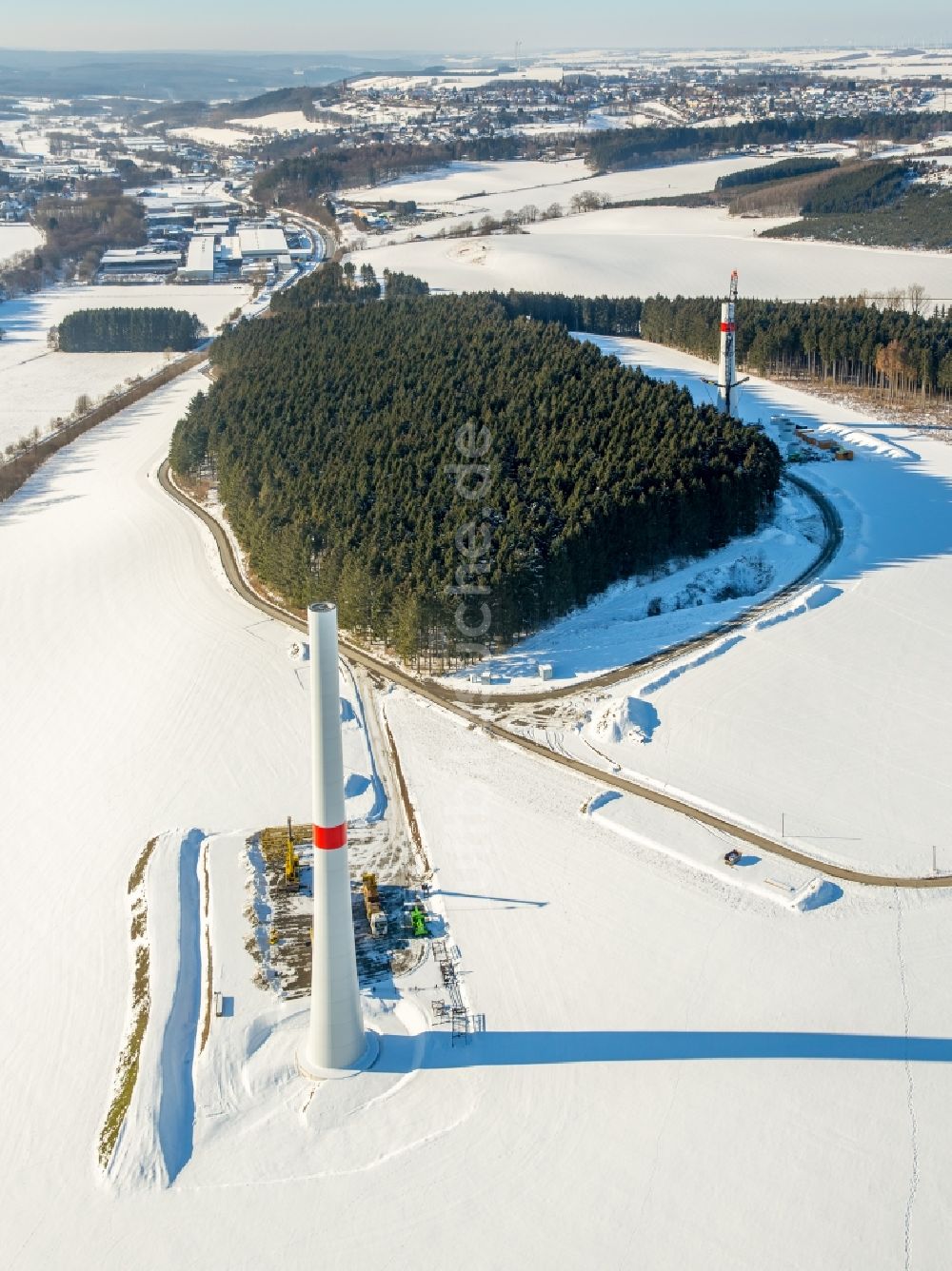 Luftaufnahme Rüthen - Winterluftbild Baustelle zur Windrad- Montage in Rüthen im Bundesland Nordrhein-Westfalen