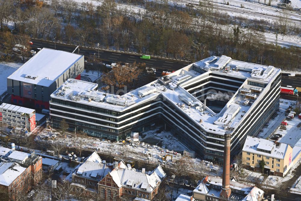 Berlin von oben - Winterluftbild Büro- und Geschäftshaus Westend Office in Berlin, Deutschland