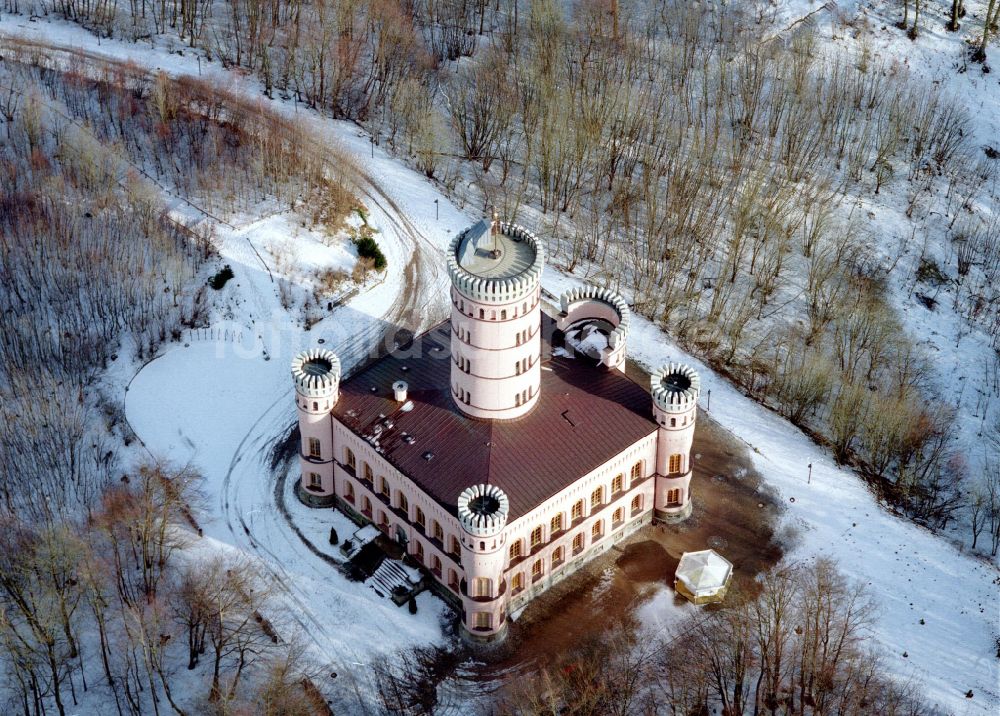 Luftaufnahme Binz - Winterluftbild Burganlage des Schloss Jagdschloss Granitz in Binz im Bundesland Mecklenburg-Vorpommern, Deutschland