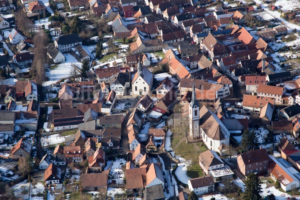 Luftbild Göcklingen - Winterluftbild Dorf - Ansicht in Göcklingen im Bundesland Rheinland-Pfalz, Deutschland