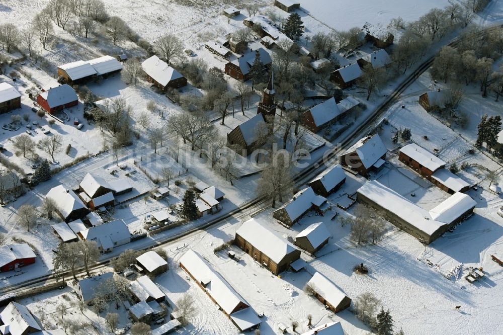 Plath aus der Vogelperspektive: Winterluftbild Dorf - Ansicht in Plath im Bundesland Mecklenburg-Vorpommern, Deutschland