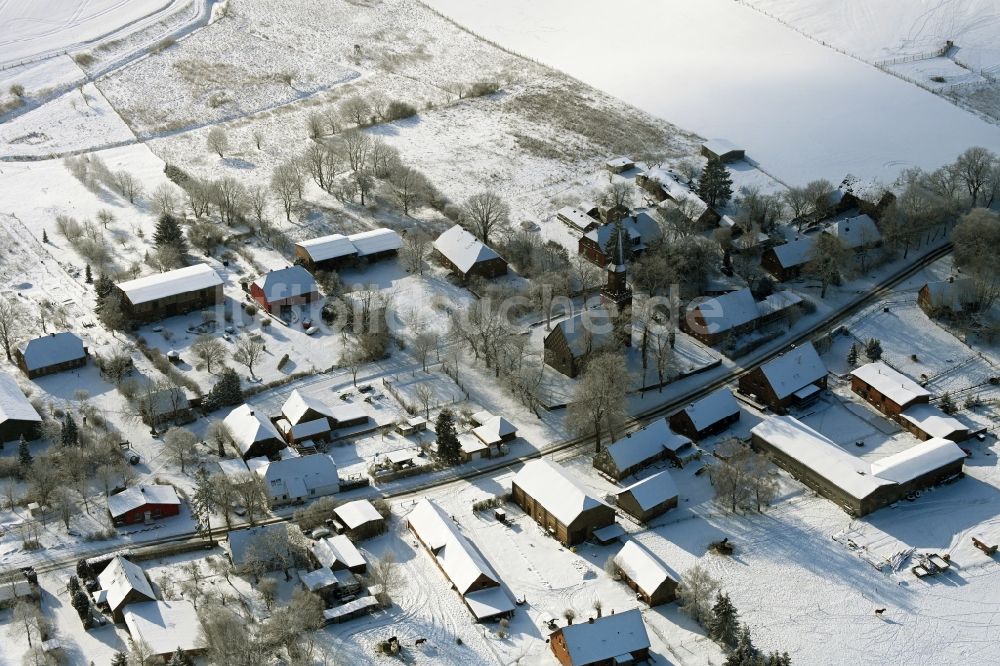 Luftbild Plath - Winterluftbild Dorf - Ansicht in Plath im Bundesland Mecklenburg-Vorpommern, Deutschland