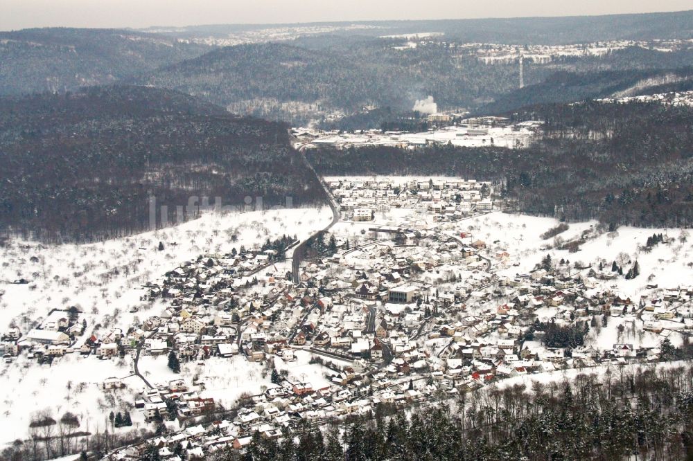 Luftbild Birkenfeld - Winterluftbild Dorf - Ansicht am Rande von Feldern in Birkenfeld im Bundesland Baden-Württemberg, Deutschland