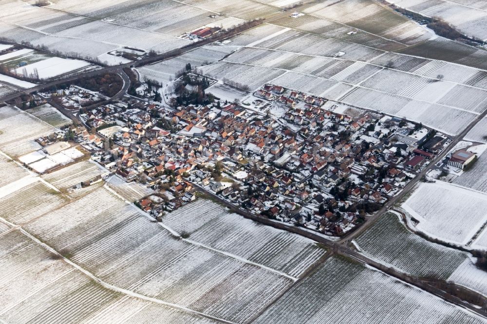 Luftaufnahme Walsheim - Winterluftbild Dorf - Ansicht am Rande von Feldern in Walsheim im Bundesland Rheinland-Pfalz, Deutschland