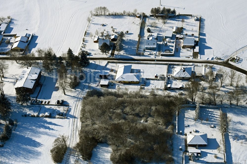 Luftbild Wüsteney - Winterluftbild Dorf - Ansicht in Wüsteney im Bundesland Mecklenburg-Vorpommern, Deutschland