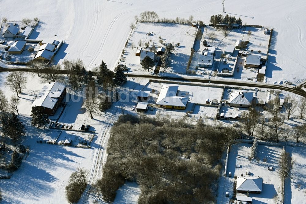 Luftaufnahme Wüsteney - Winterluftbild Dorf - Ansicht in Wüsteney im Bundesland Mecklenburg-Vorpommern, Deutschland